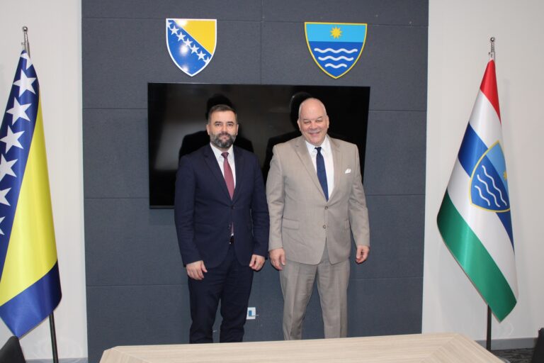 Pročitajte više o članku Predsjedavajući Alić primio u posjetu šefa Misije OSCE-a u BiH, veleposlanika Briana Aggelera
