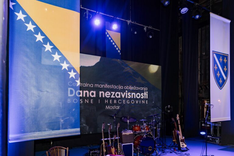Pročitajte više o članku U Mostaru svečano obilježen Dan neovisnosti Bosne i Hercegovine