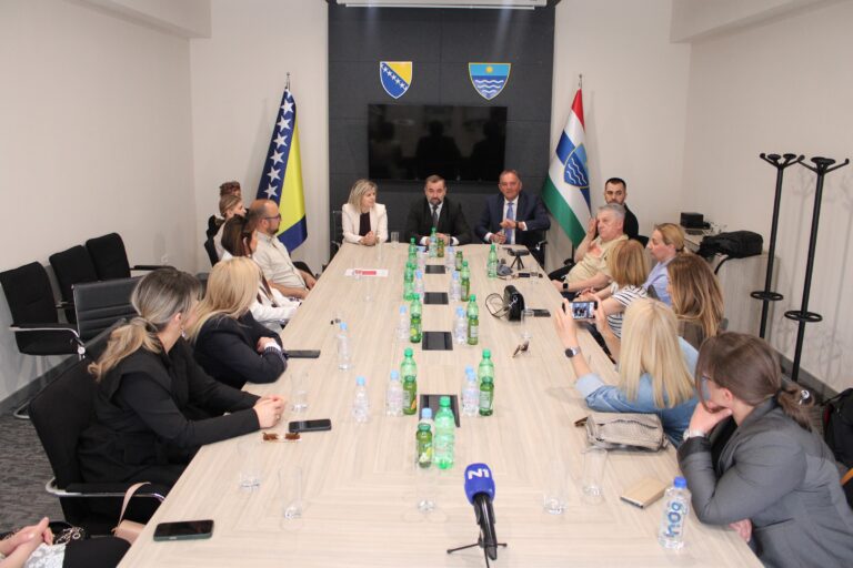 Pročitajte više o članku Druženje rukovodstva Skupštine HNŽ-K i novinara